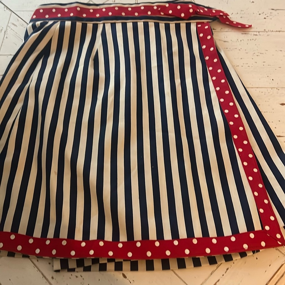 Celebrate in style with this striped skort size 11/12